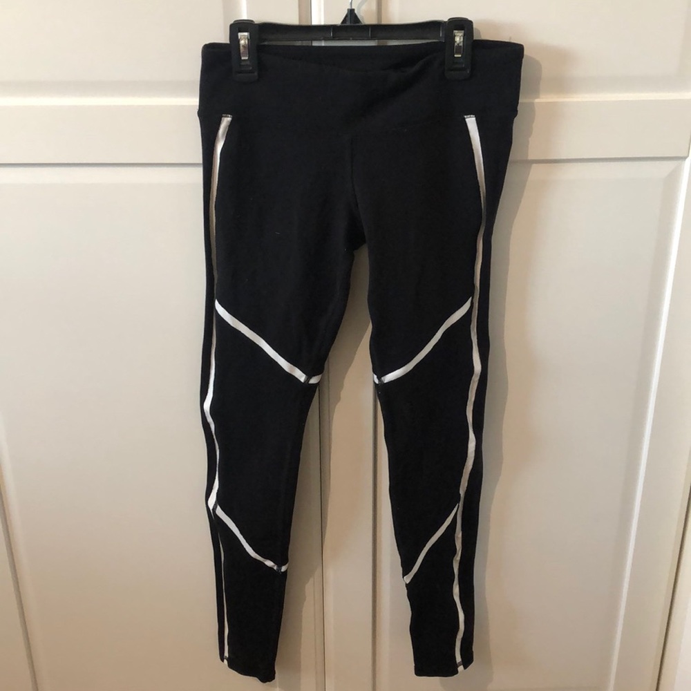 ALO Yoga Black and White Leggings